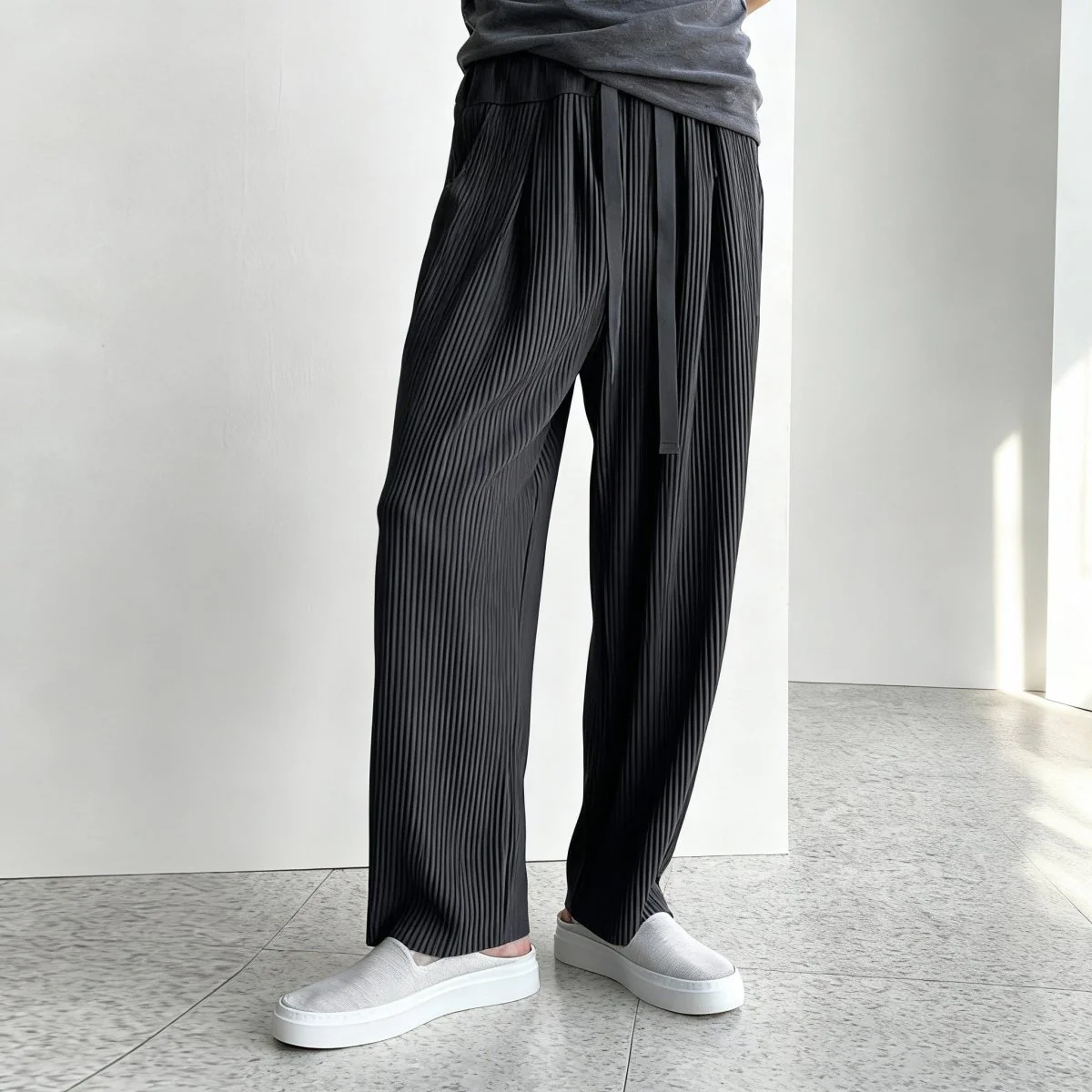 GS No. 146 Pleated Loose Sweatpants