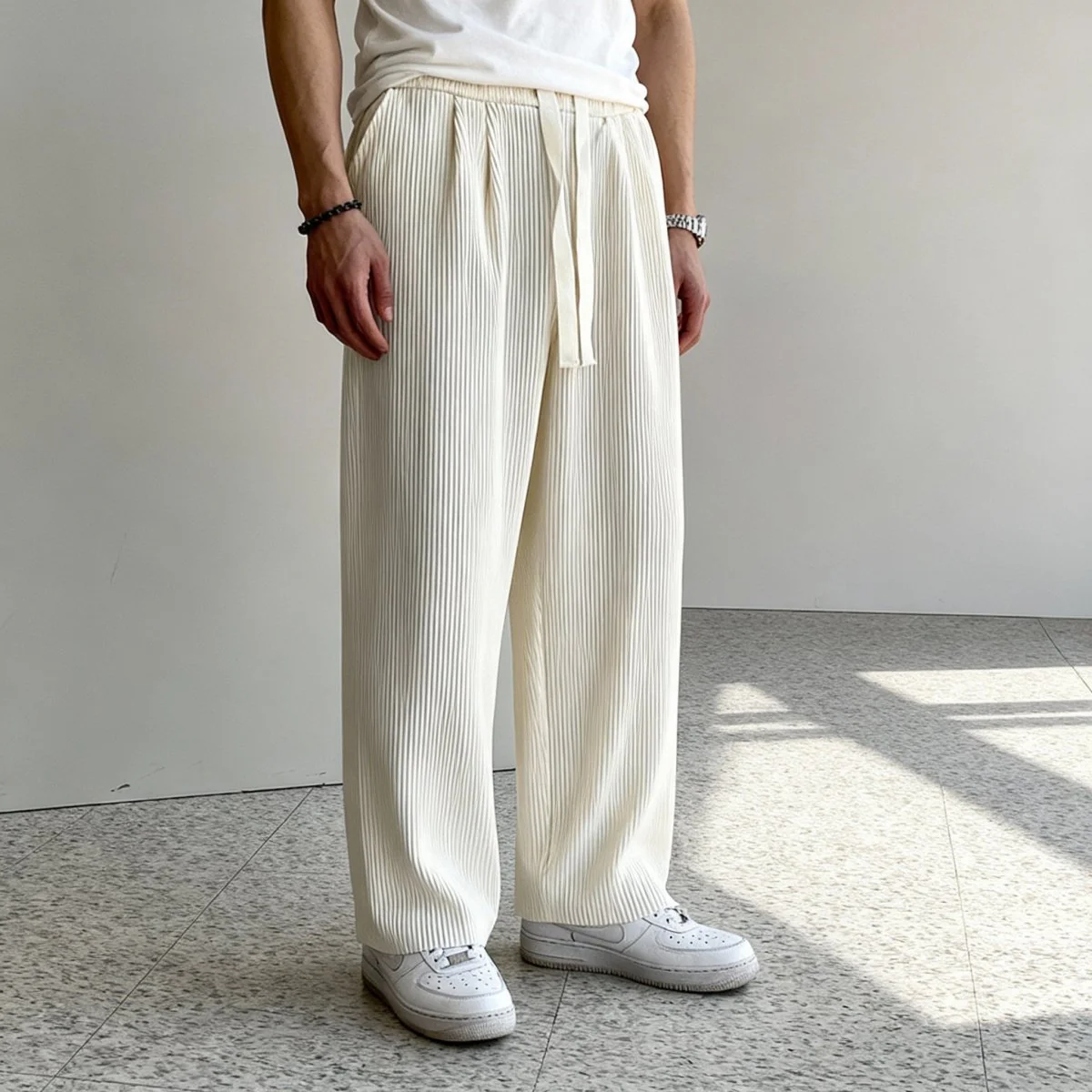 GS No. 146 Pleated Loose Sweatpants - Image 2