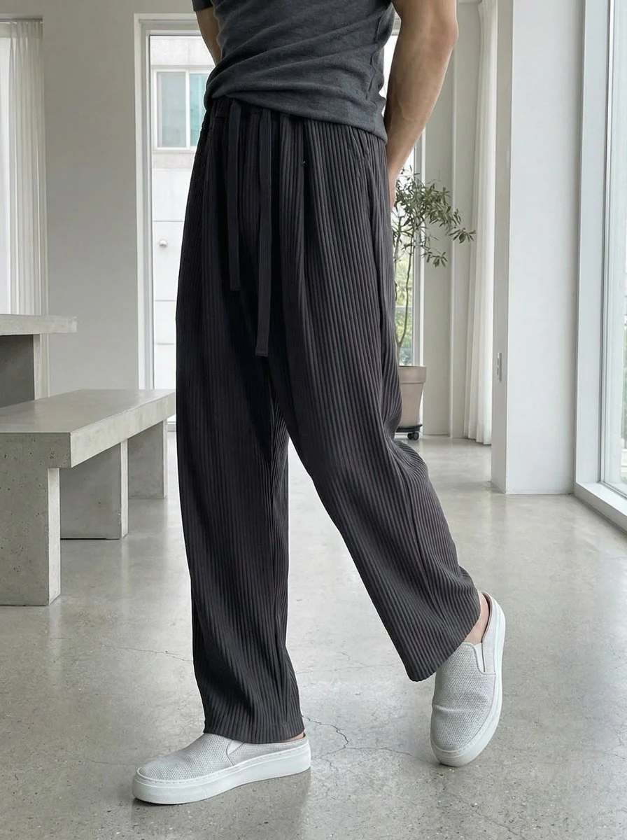 GS No. 146 Pleated Loose Sweatpants - Image 4