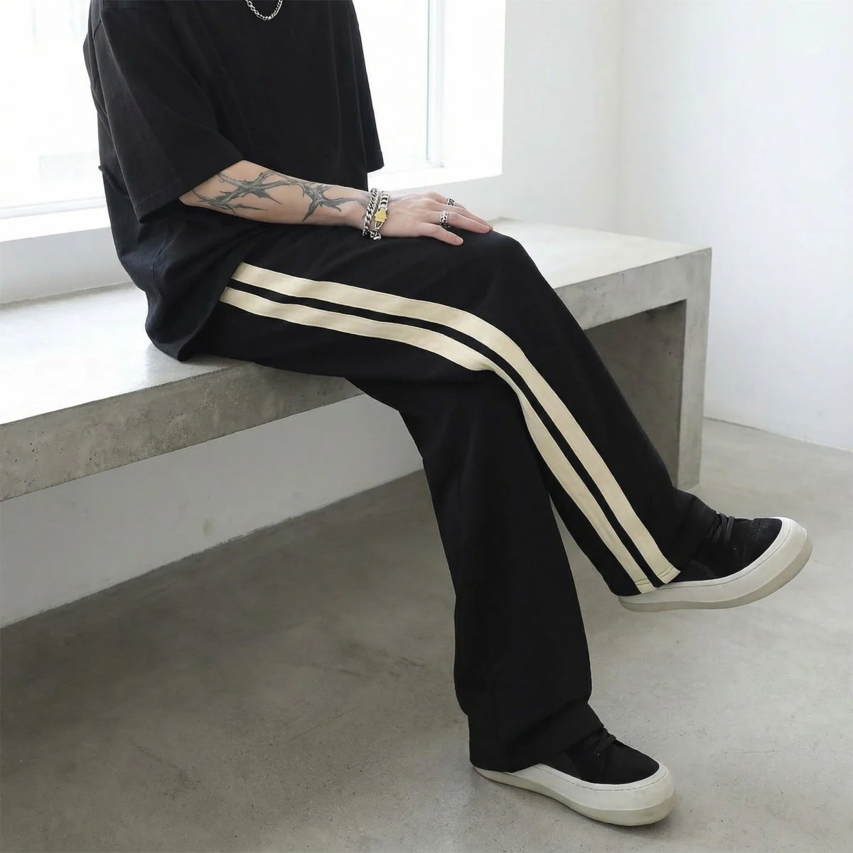GS No. 163 Striped Loose Jogger Pants
