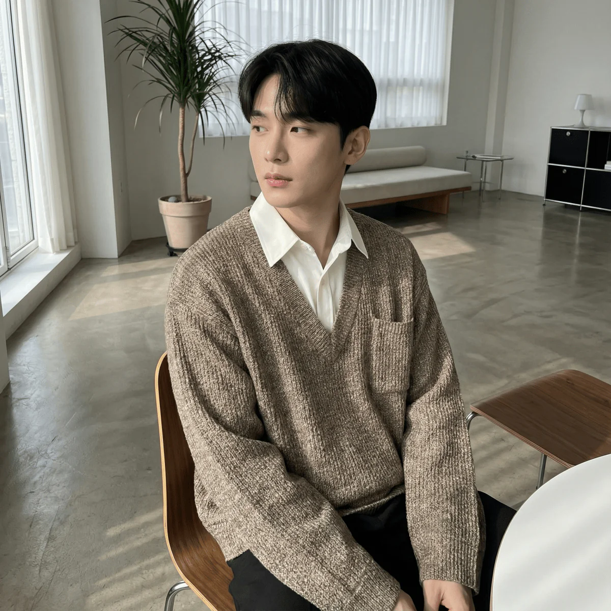 GS No. 371 V-neck Sweater - Image 2